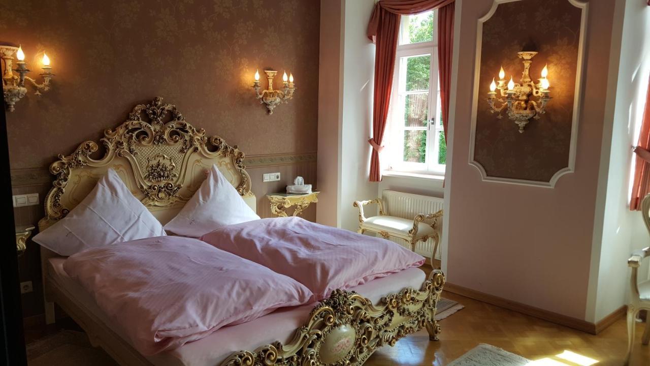 Schloss Sennfeld - Hotel & Veranstaltungsort - Adelsheim Exterior foto